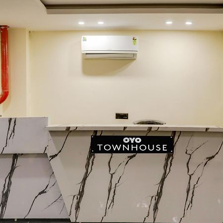 Townhouse Magnolia Corporate Stays คูร์เคาน์ ภายนอก รูปภาพ