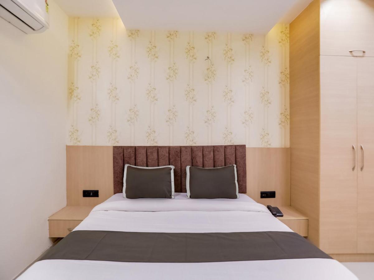 Townhouse Magnolia Corporate Stays คูร์เคาน์ ภายนอก รูปภาพ