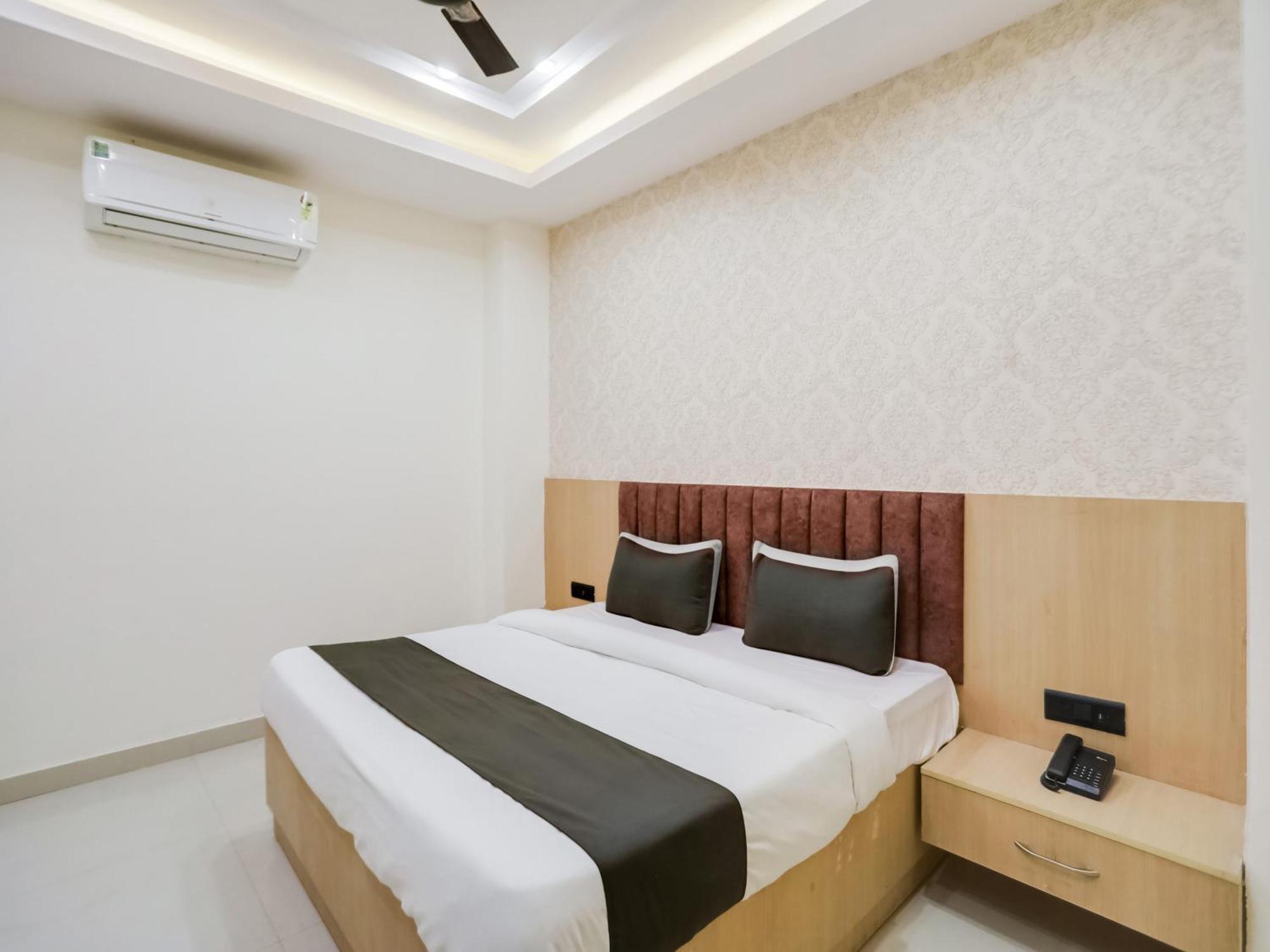 Townhouse Magnolia Corporate Stays คูร์เคาน์ ภายนอก รูปภาพ