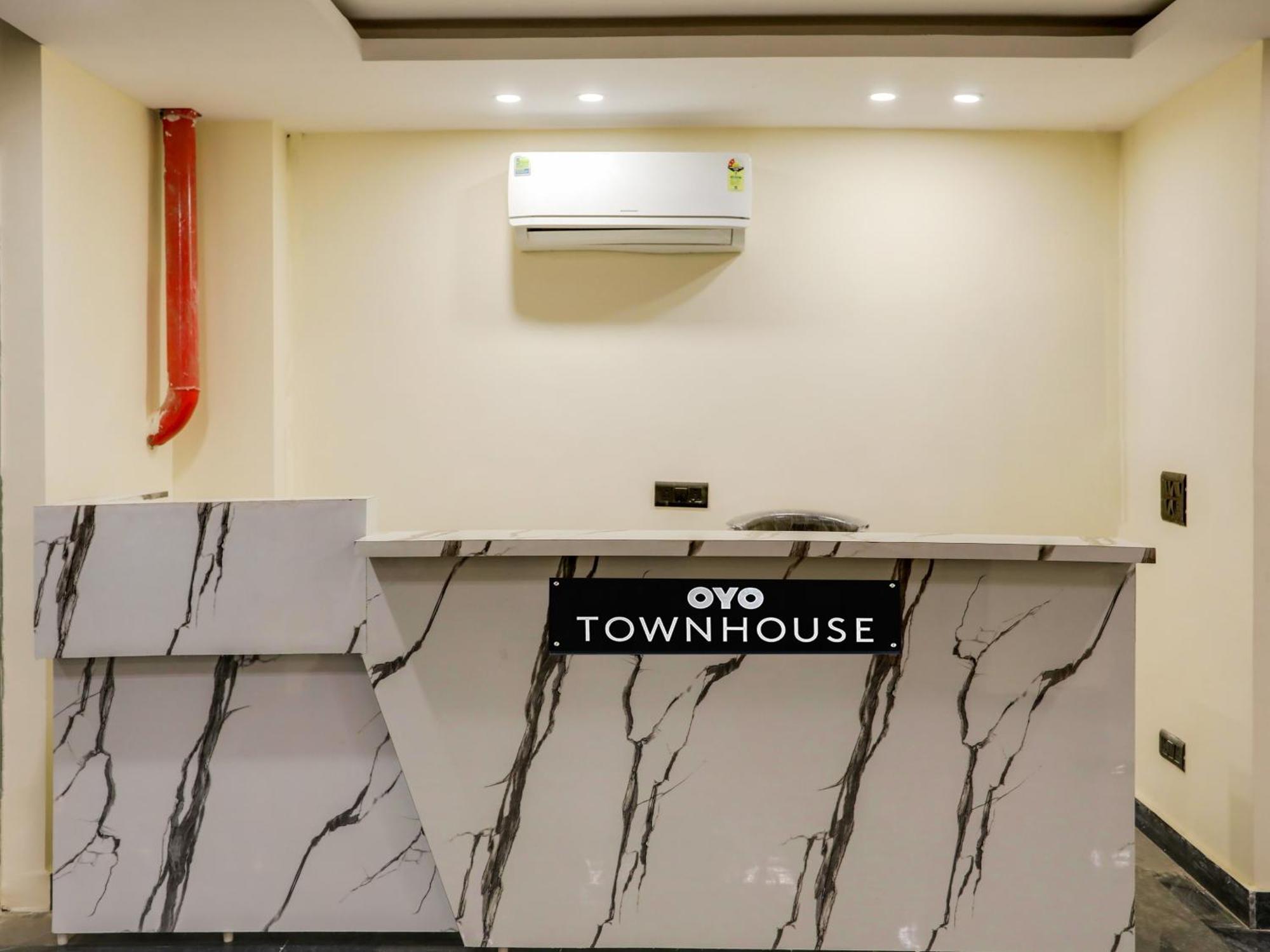 Townhouse Magnolia Corporate Stays คูร์เคาน์ ภายนอก รูปภาพ