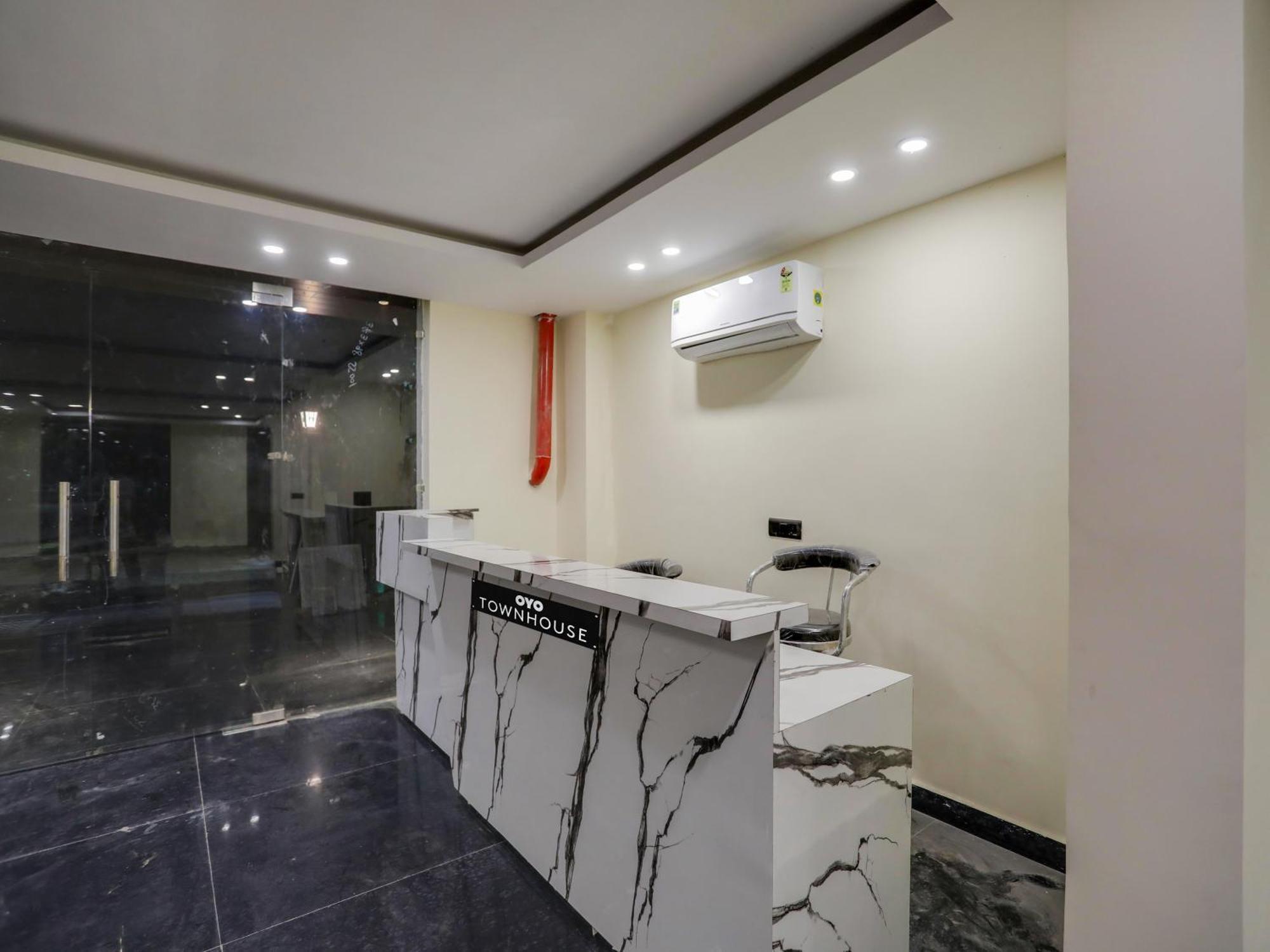 Townhouse Magnolia Corporate Stays คูร์เคาน์ ภายนอก รูปภาพ